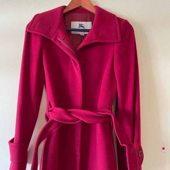 Burberry cashmere/wool blend red coat, button down with belt, size 2. - Picture 2 of 7